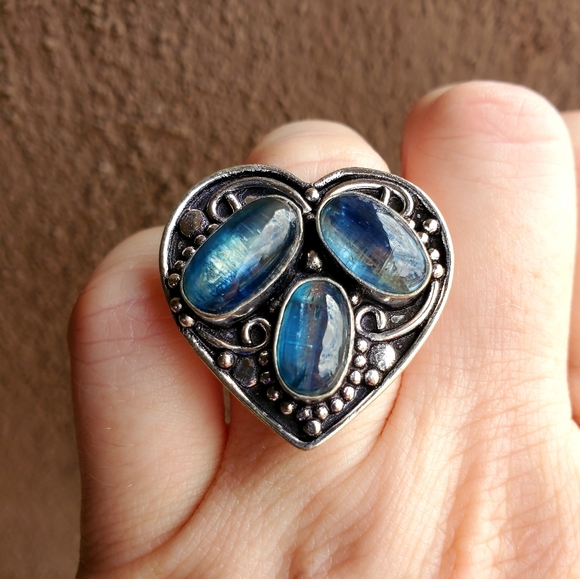 New Blue Kyanite Heart Shaped 925 Silver Ring. - Picture 9 of 14